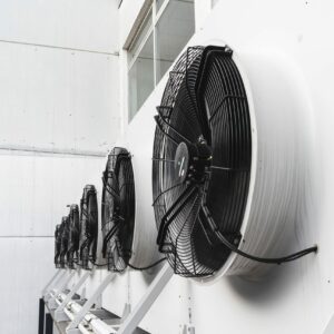 Montaje e instalación de frío industrial para trabajadores/as en Ponferrada