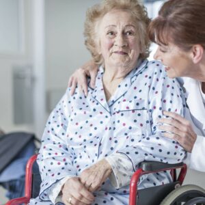 Atención sociosanitaria a personas dependientes en instituciones sociales para desempleados/as en Murcia